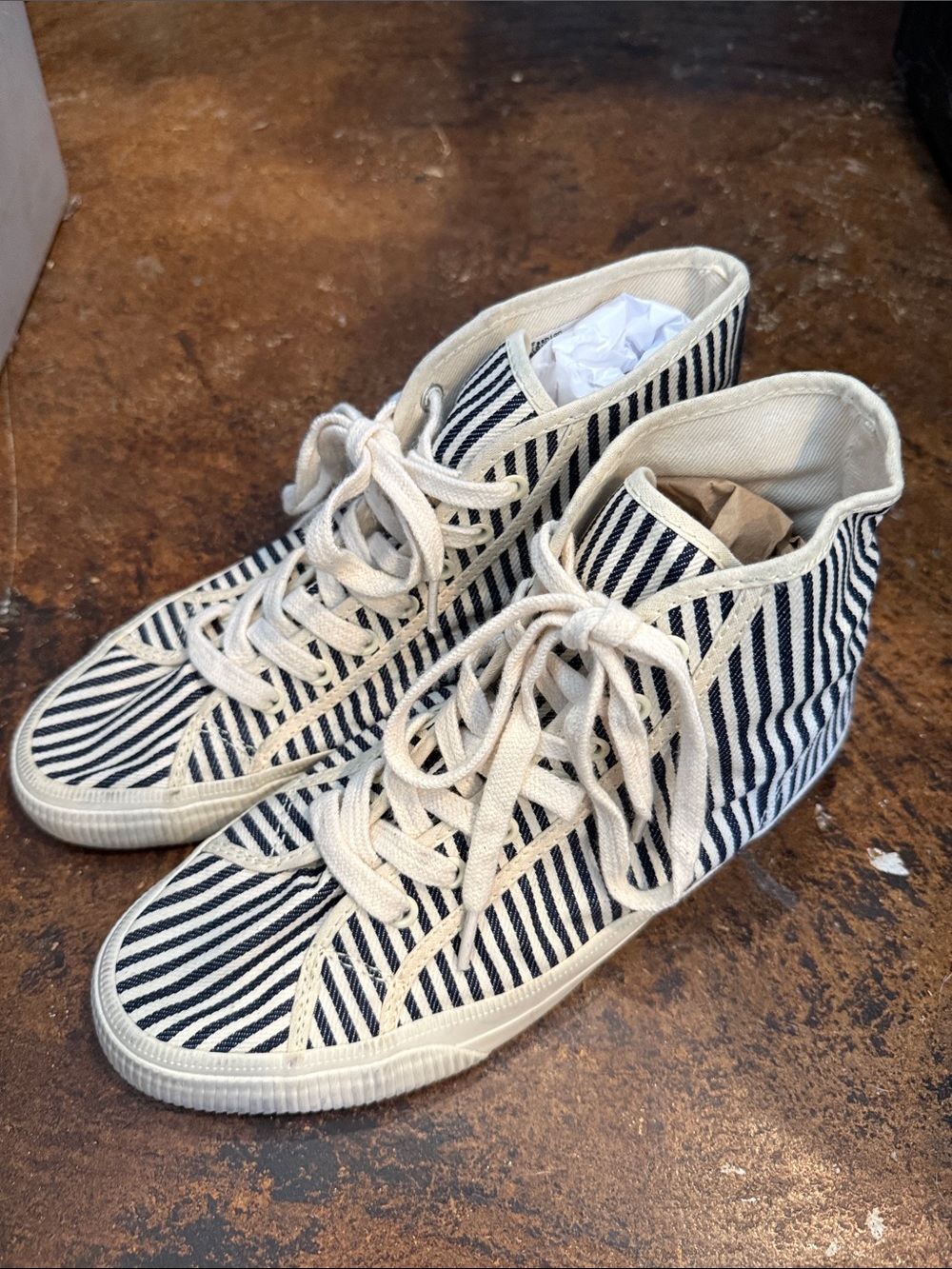 Re/Done High Top stripe Sneaker Navy and Creme Size 40 NEW